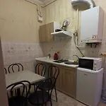 2-уровневая на 6 человек в центре Apartman *