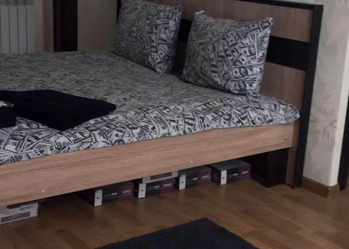 2-уровневая на 6 человек в центре Apartmán *