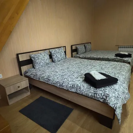 2-уровневая на 6 человек в центре Apartmán